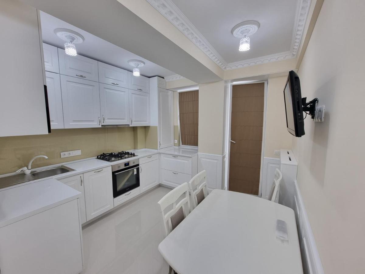 Tourist Grand Apartments Ultracentral คีชีเนา ภายนอก รูปภาพ