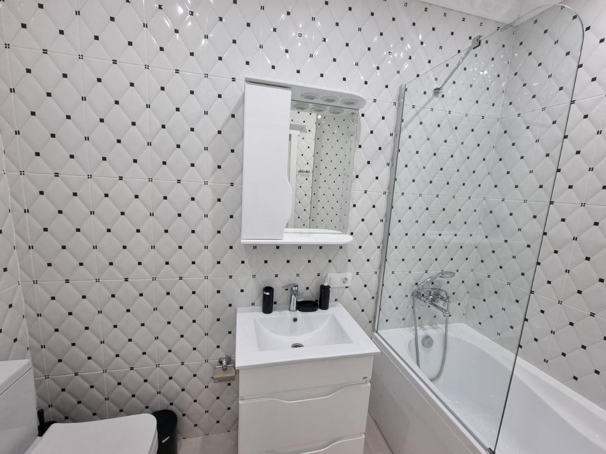 Tourist Grand Apartments Ultracentral คีชีเนา ภายนอก รูปภาพ